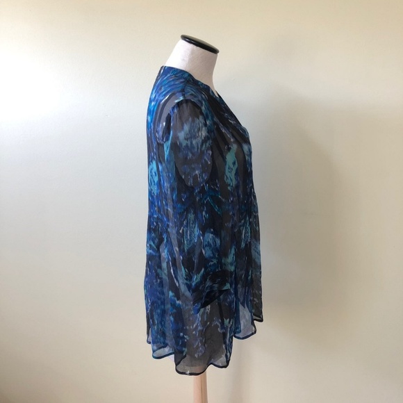 Joie Anthropologie Flowy Floral silk blouse size M - Picture 5 of 7